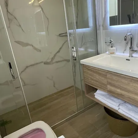 Whte One Bedroom Μηνιά